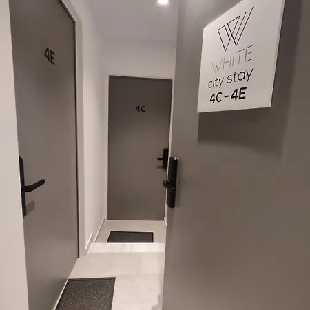 White 아파트 *